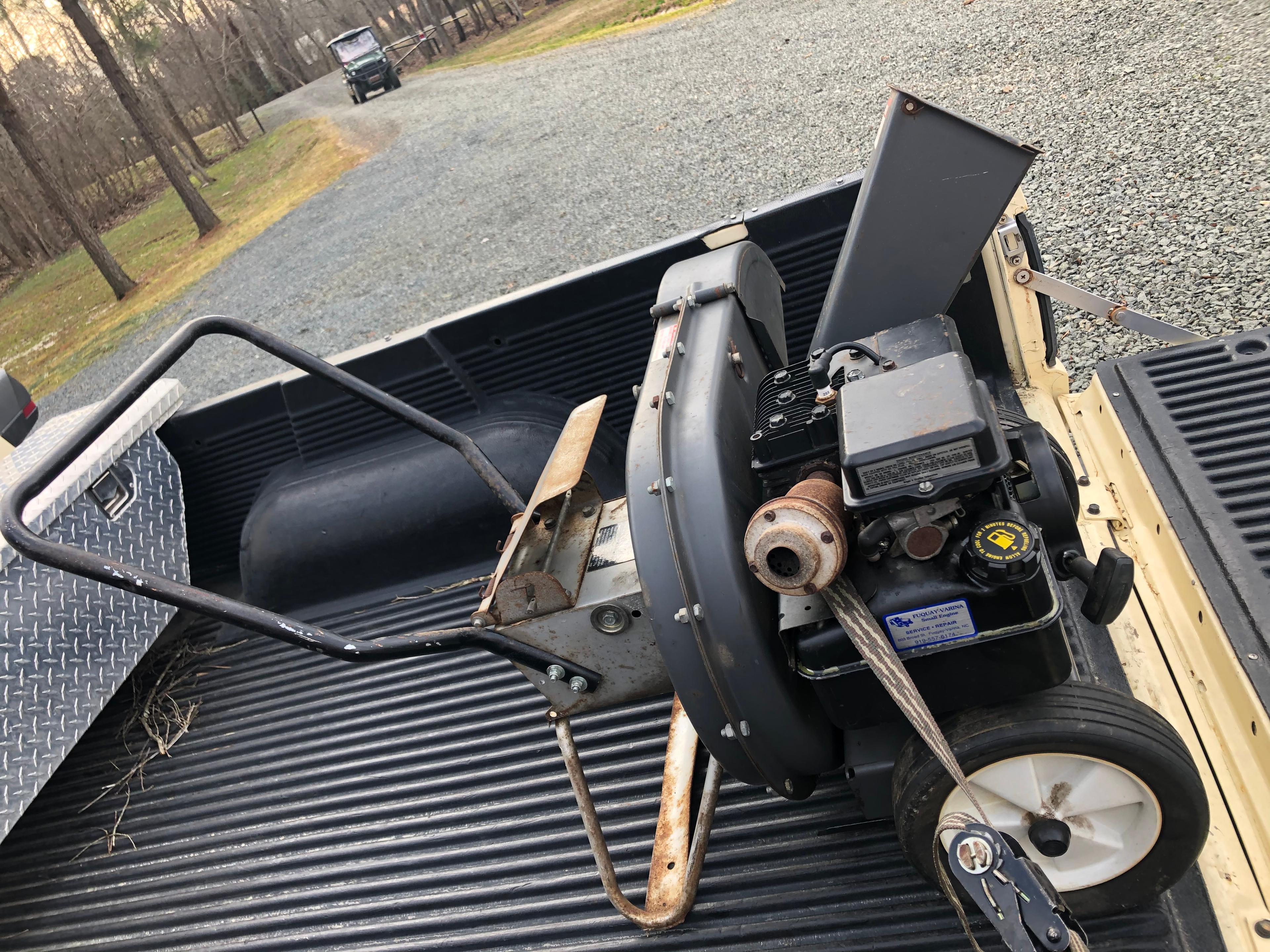 Chipper with Briggs and Stratton Engine