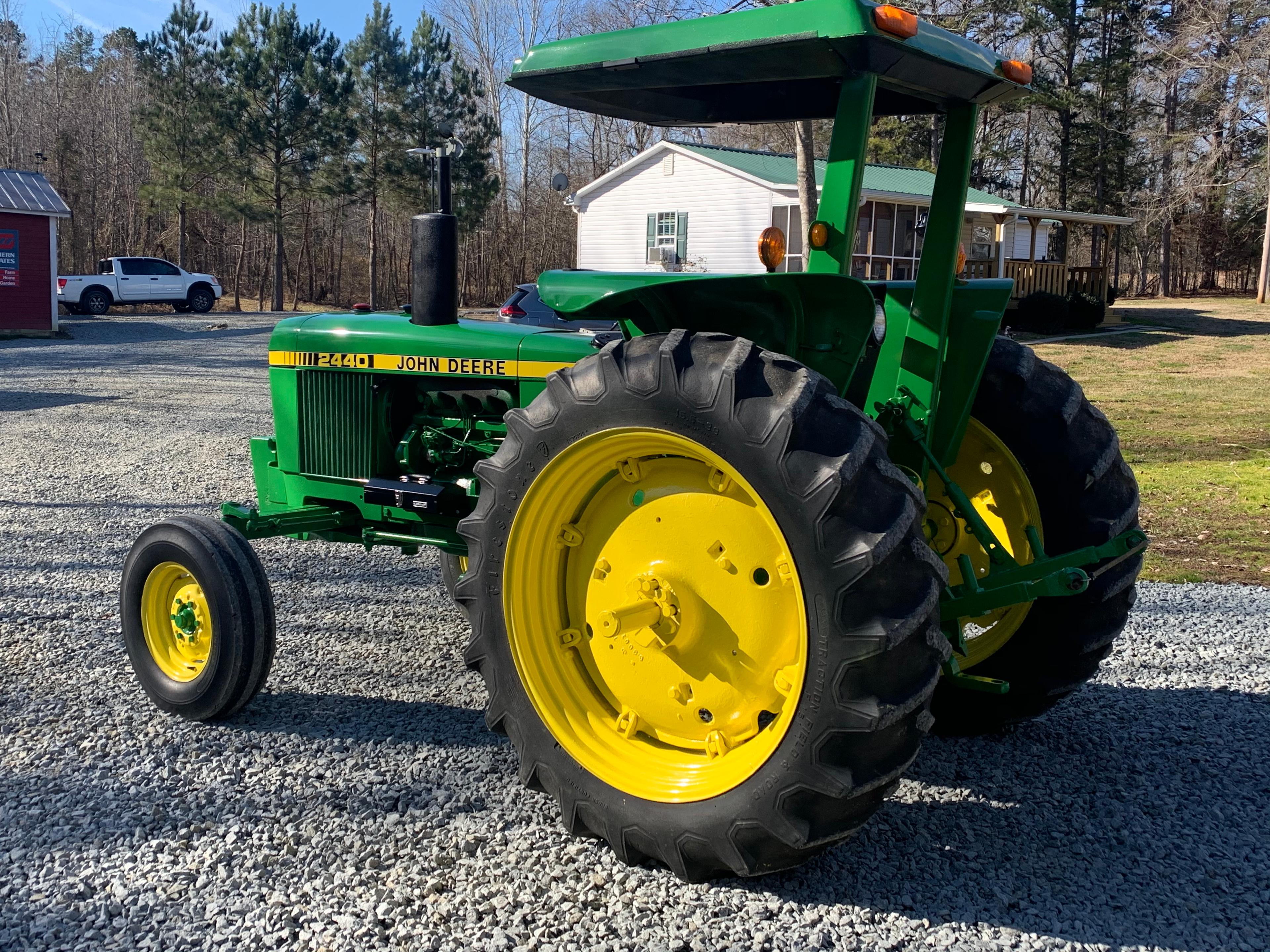 John Deere 2440