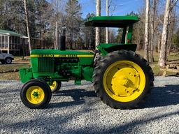 John Deere 2440