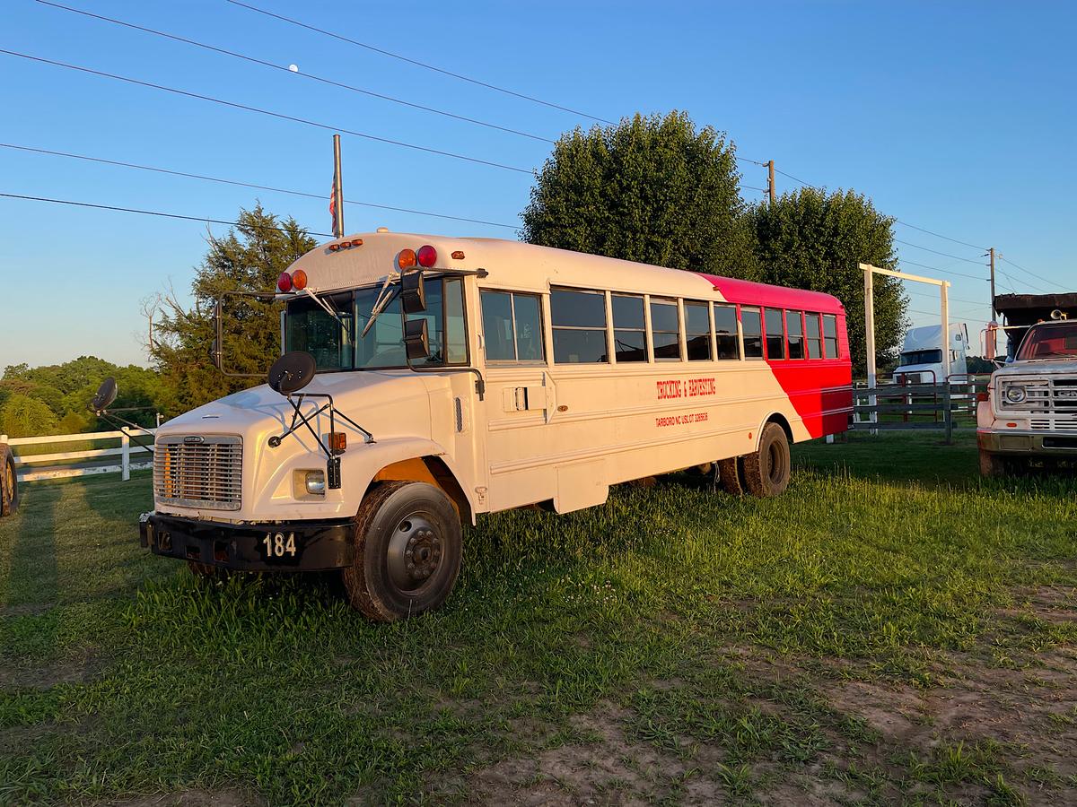 2001 Freightliner School Bus (Title)