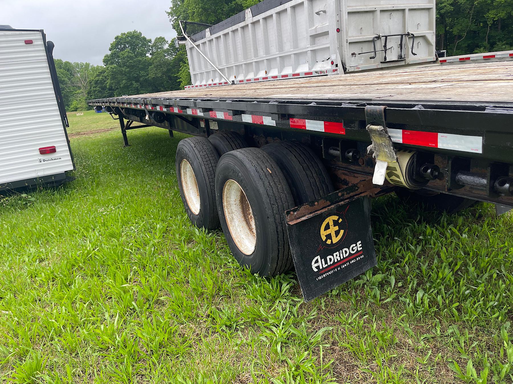 2005 Stoughton 53' Flatbed Trailer (TITLE)