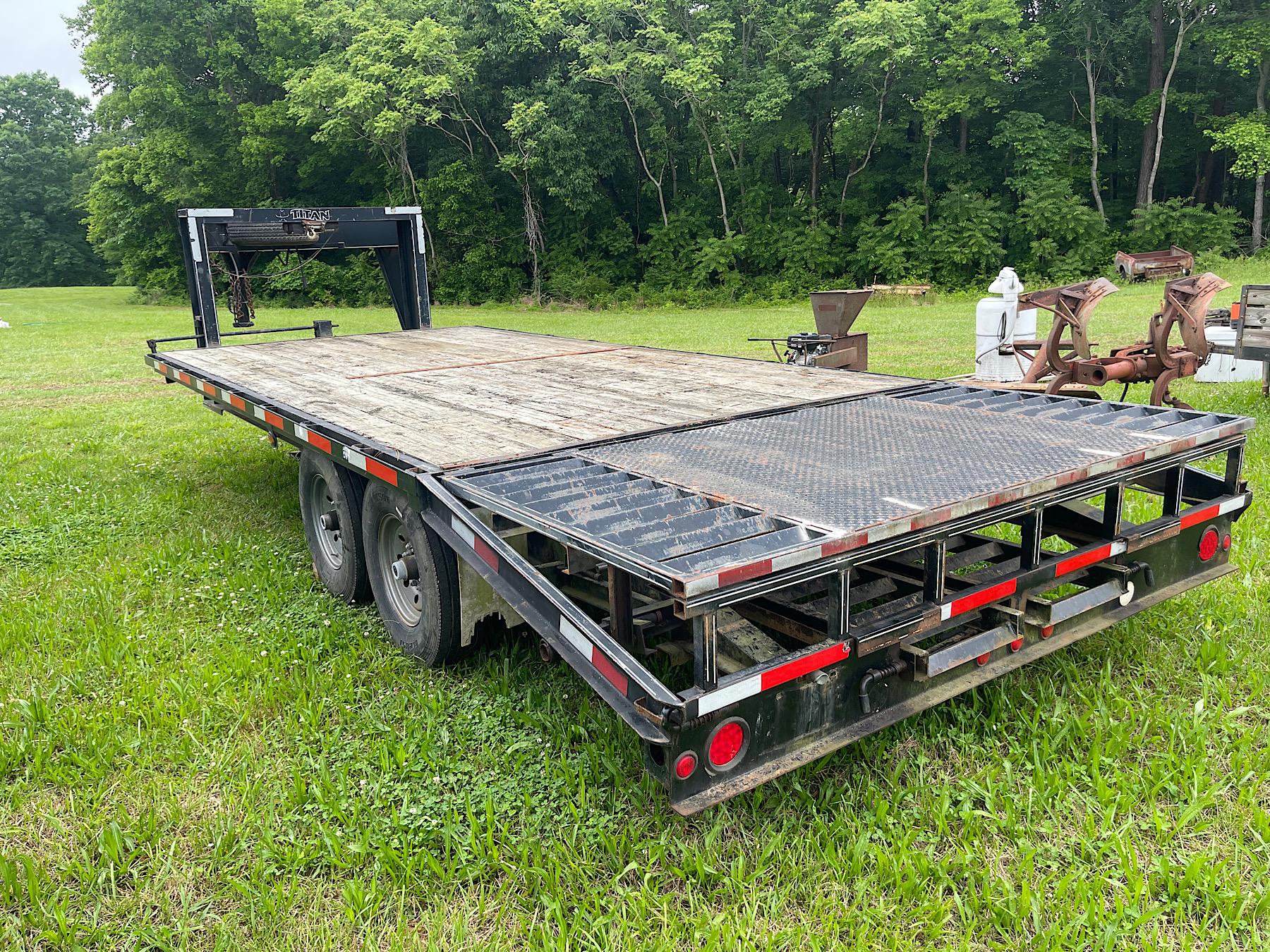 Titan 20' Gooseneck Trailer (Title)