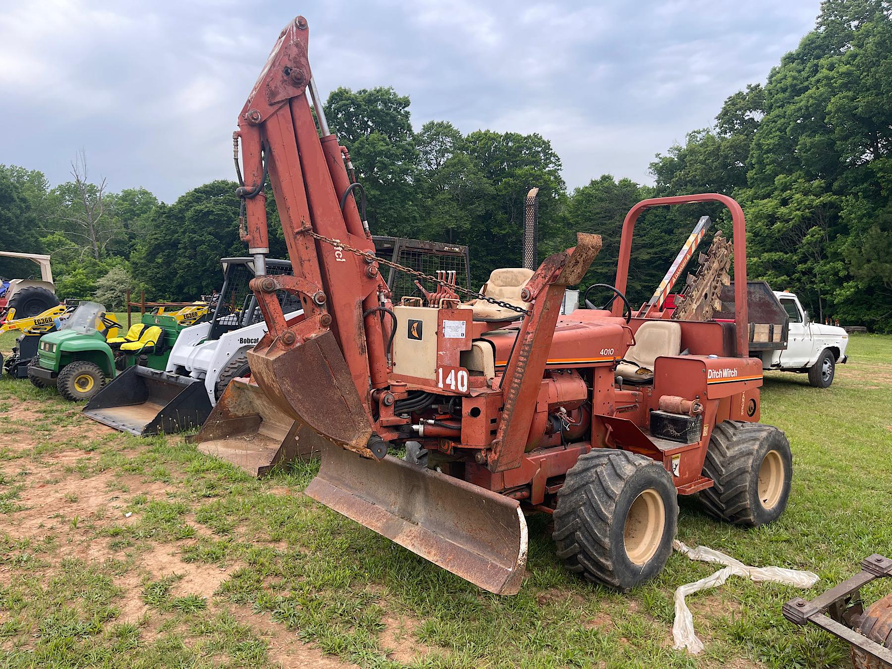 Ditch Witch 4010 Trencher/Backhoe