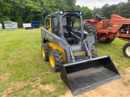 John Deere 318D Skid Steer