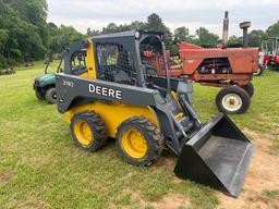 John Deere 318D Skid Steer