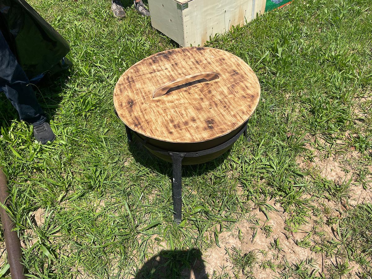 30 Gallon Stew Pot on Stand