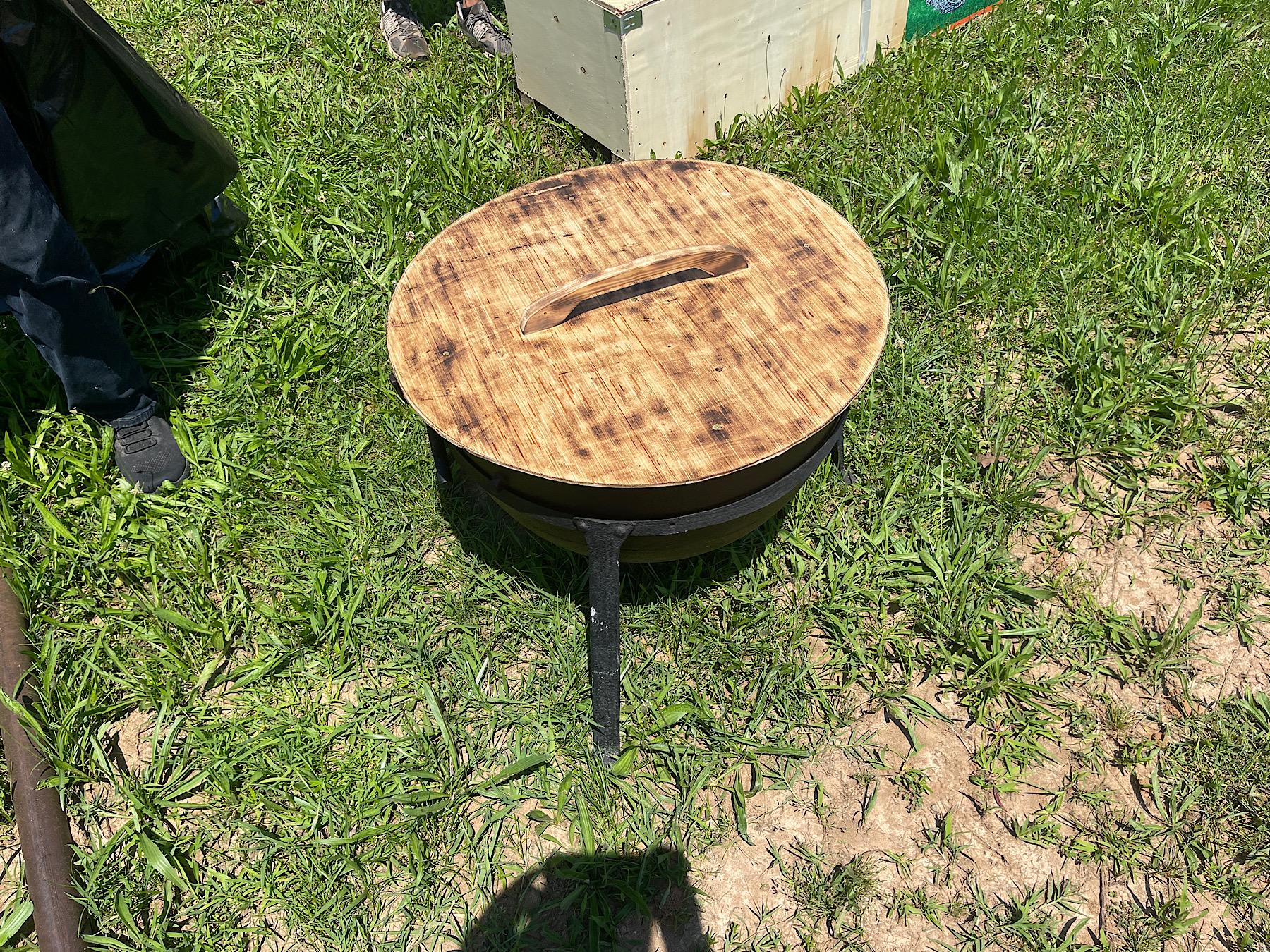 30 Gallon Stew Pot on Stand