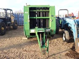 John Deere 335 Round Baler
