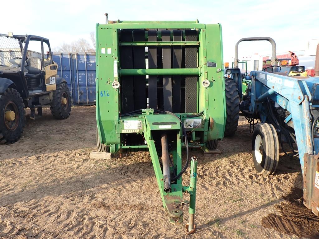John Deere 335 Round Baler