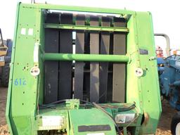 John Deere 335 Round Baler