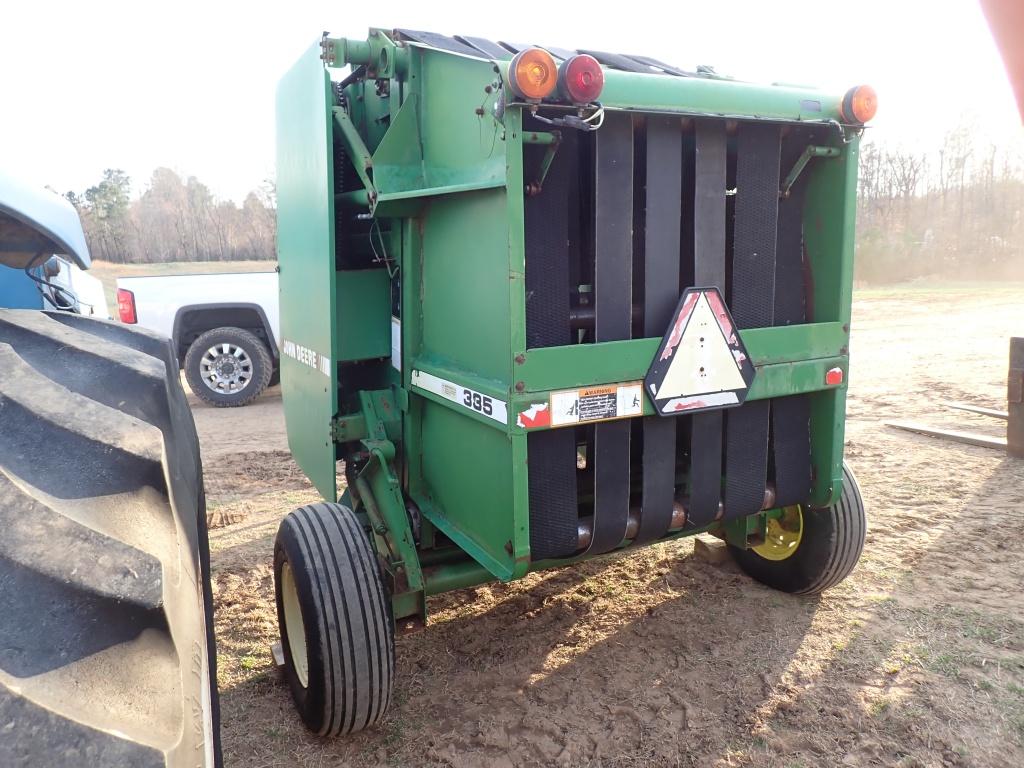 John Deere 335 Round Baler