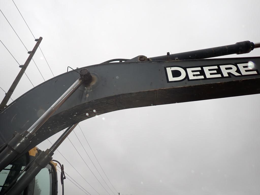 2009 John Deere 200D LC Excavator