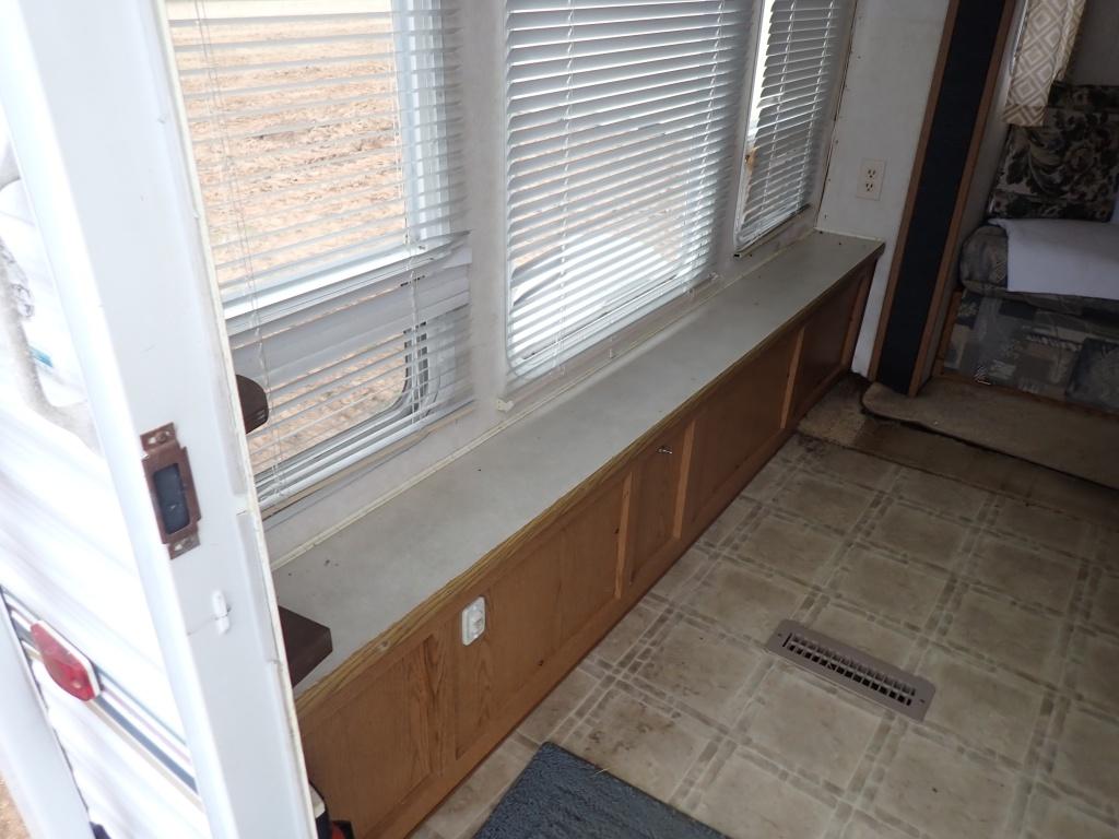 2003 Timber Lodge 28' Tag Along Camper (Title)
