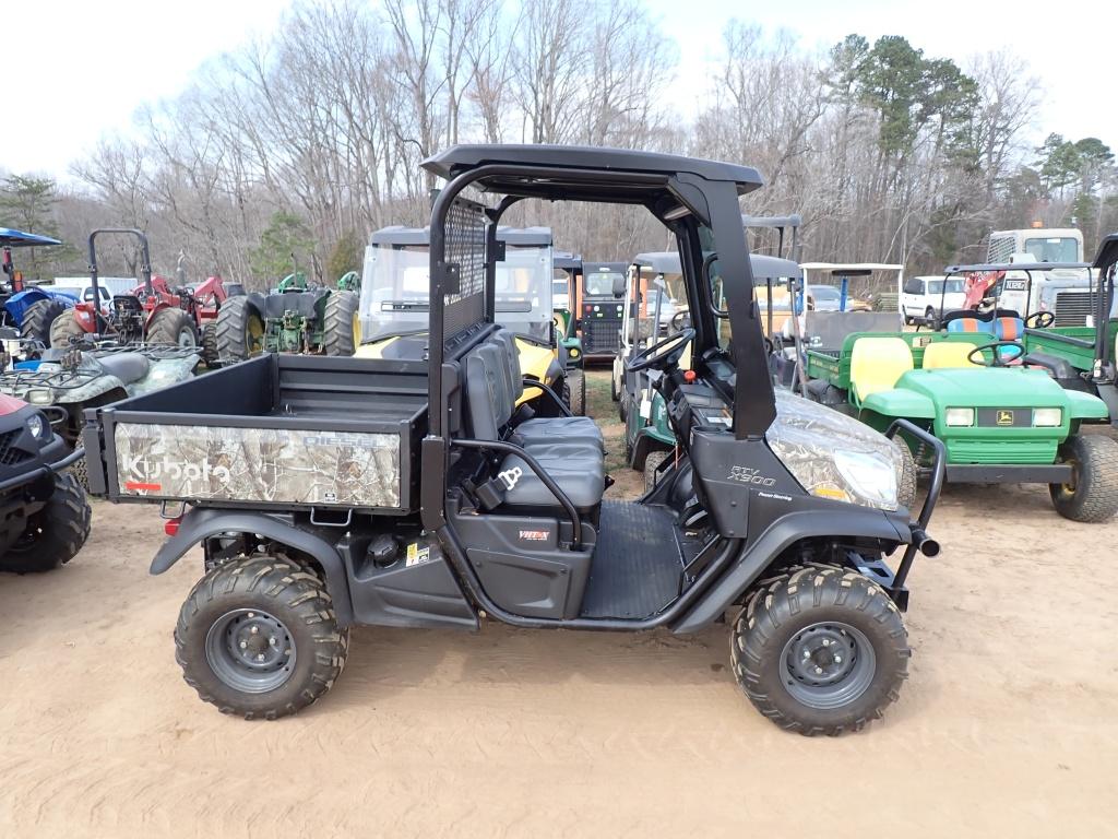 Kubota RTVX900 (Low Hours)