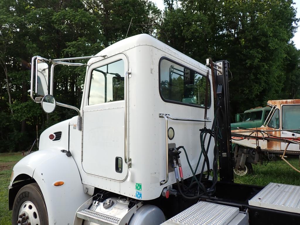 2006 Peterbilt 335 Road Tractor- Title