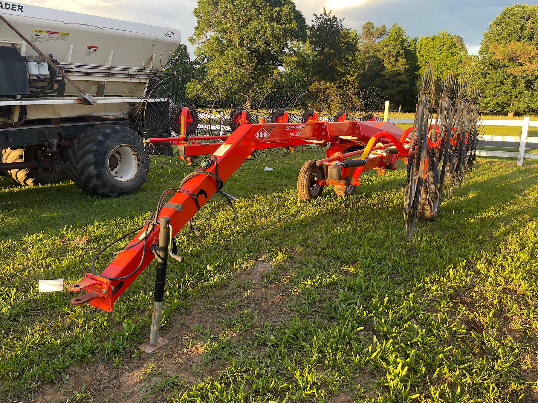 Kuhn 12 Wheel SR300 Speedrake