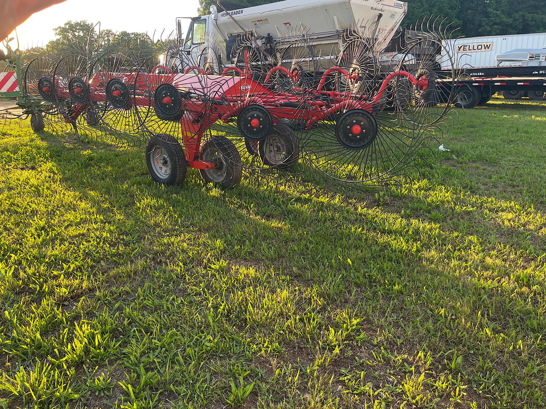 Kuhn 12 Wheel SR300 Speedrake