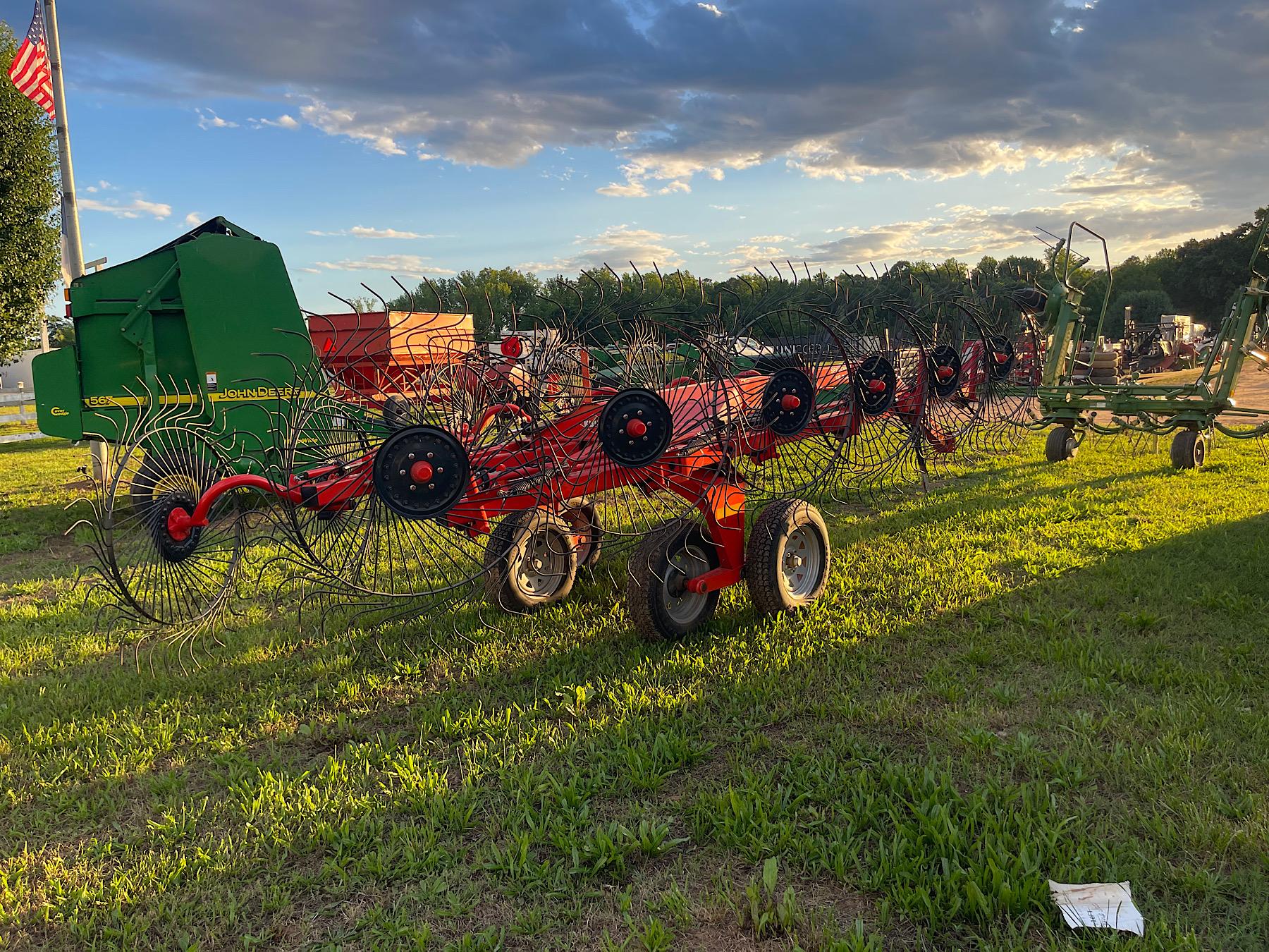 Kuhn 12 Wheel SR300 Speedrake