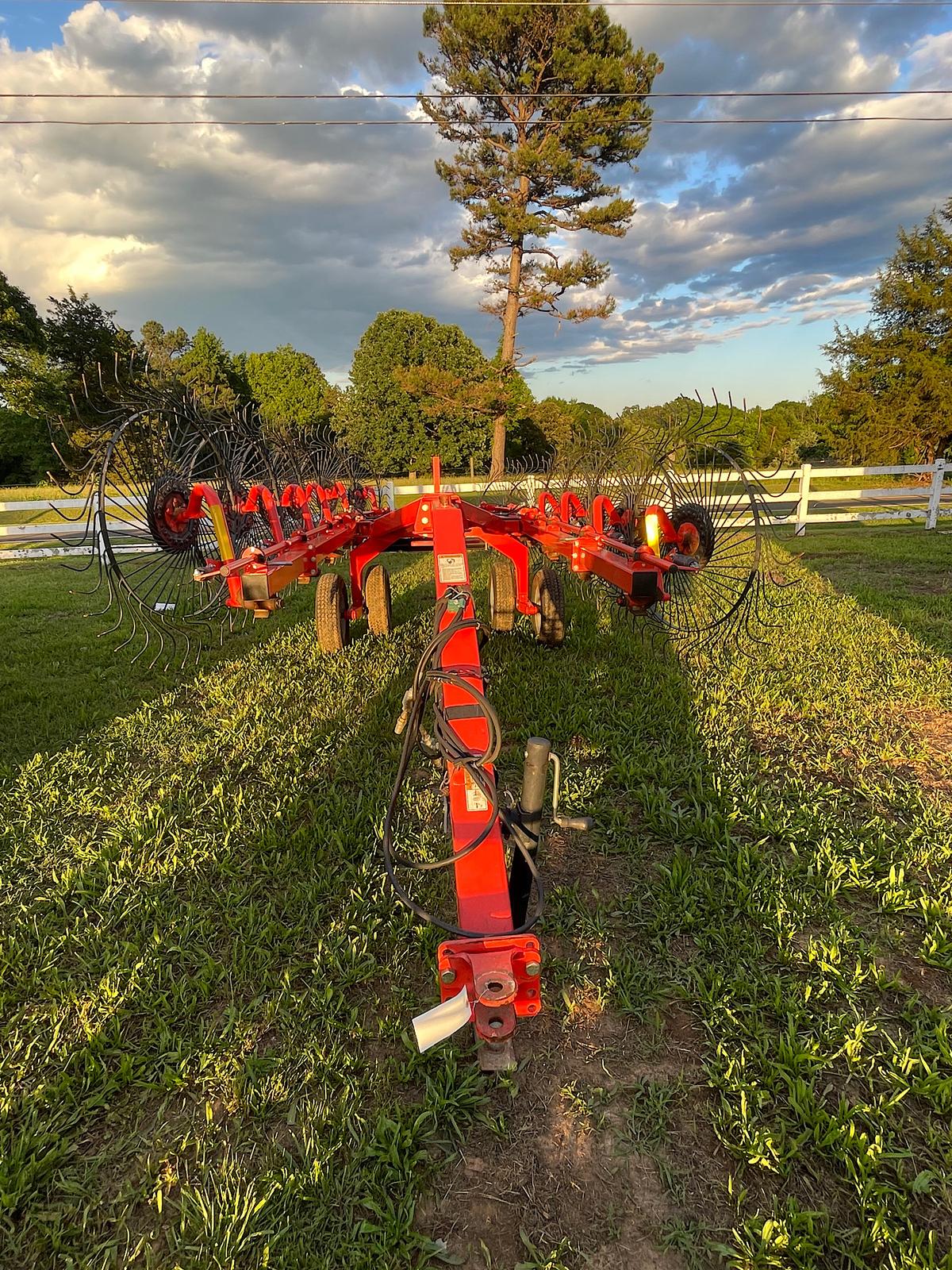 Kuhn 12 Wheel SR300 Speedrake