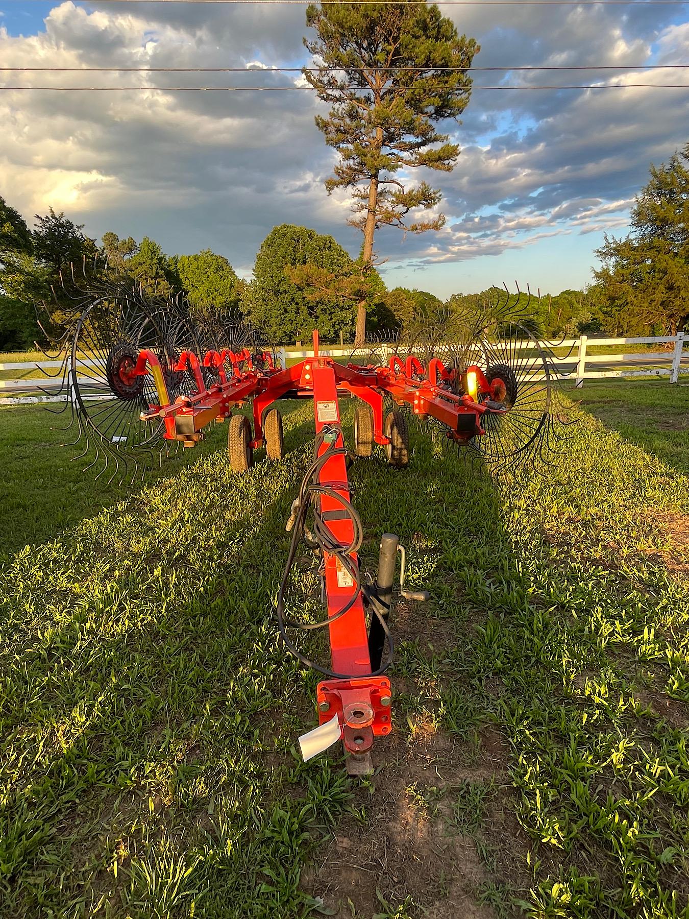 Kuhn 12 Wheel SR300 Speedrake