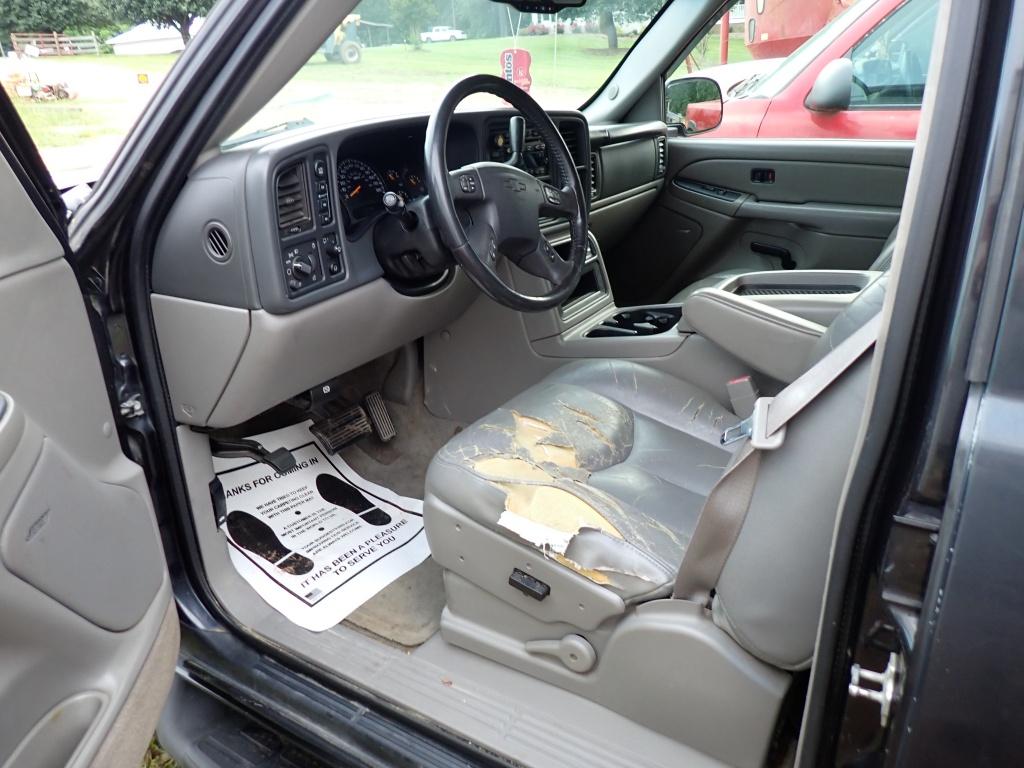 2004 Chevrolet Suburban