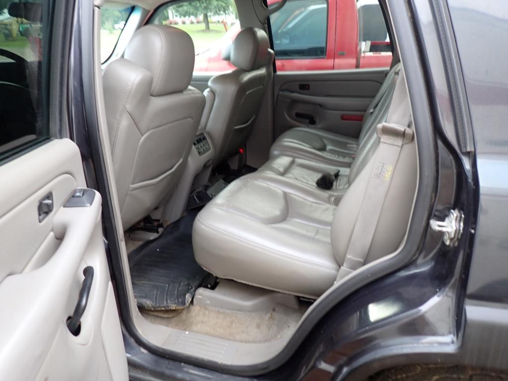 2004 Chevrolet Suburban