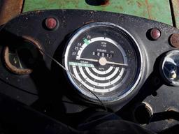 JOHN DEERE 820
