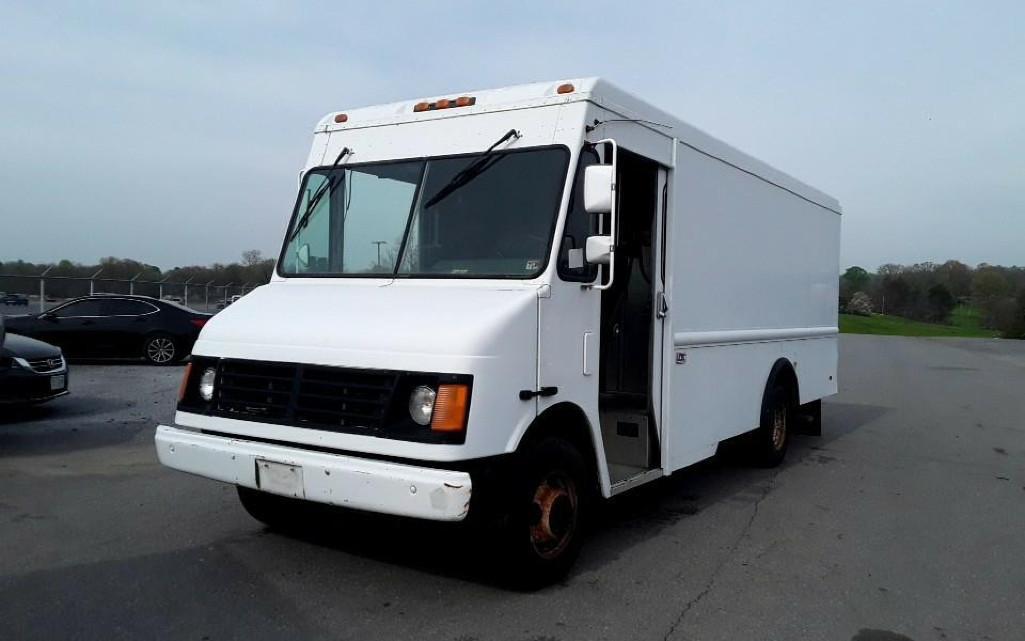 2005 GENERAL MOTORS P31442 BOX Truck