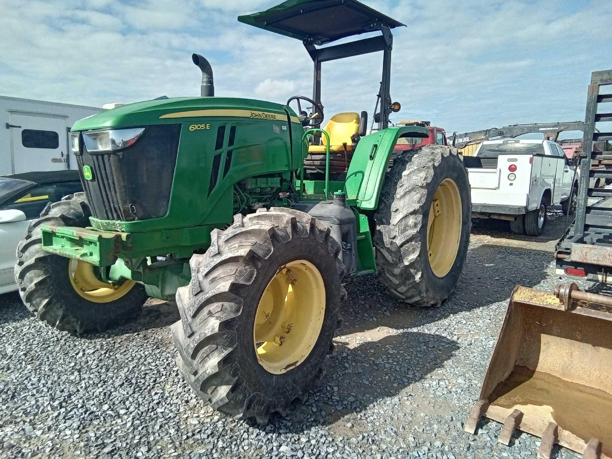 2018 John Deere 6105E