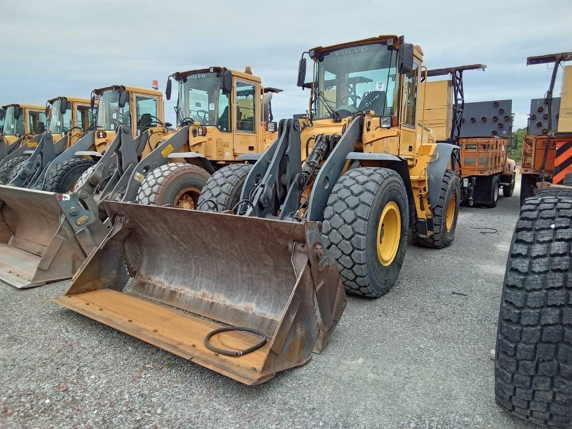 2004 VOLVO L60E WHEEL LOADER - 110HP - 2 CY