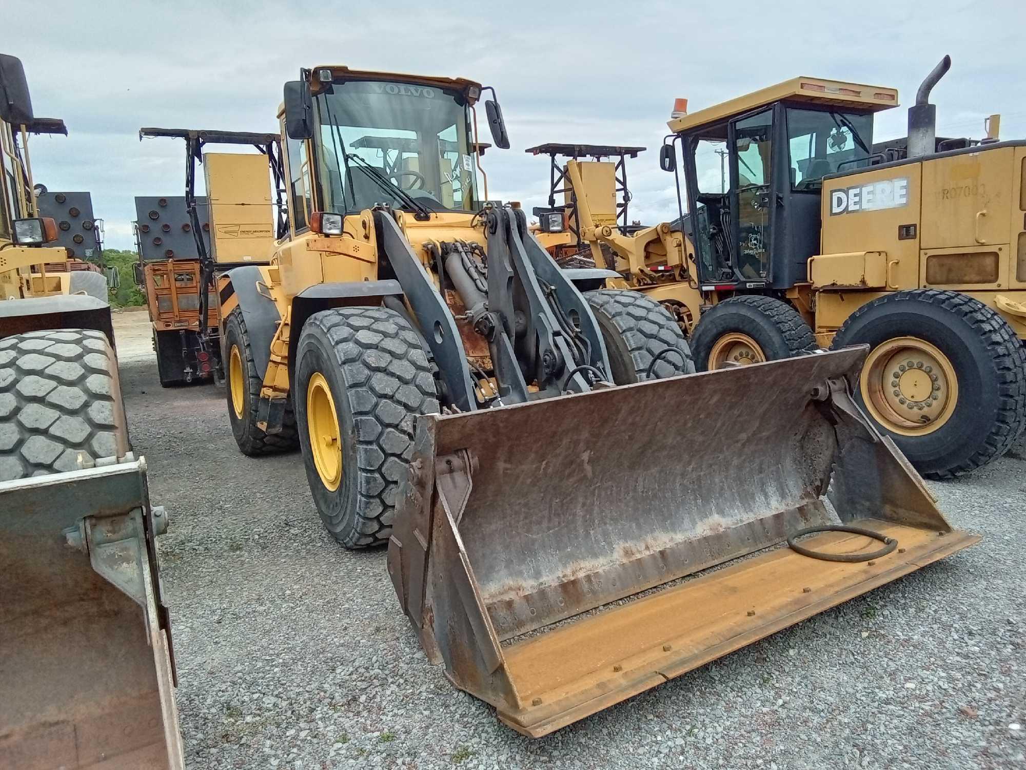 2004 VOLVO L60E WHEEL LOADER - 110HP - 2 CY