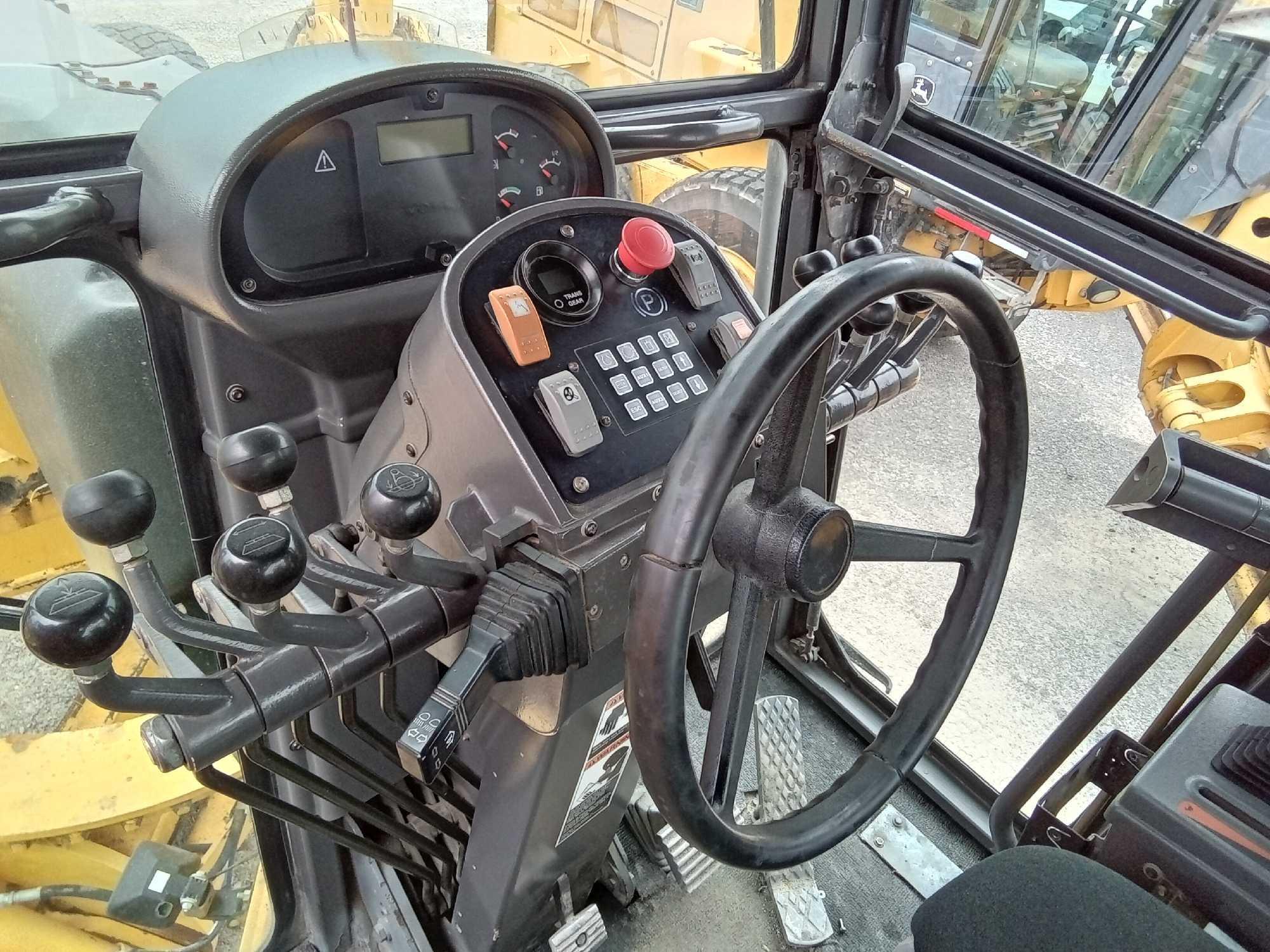 2002 VOLVO G720B GRADER - 150HP - 30000 LB (OBS