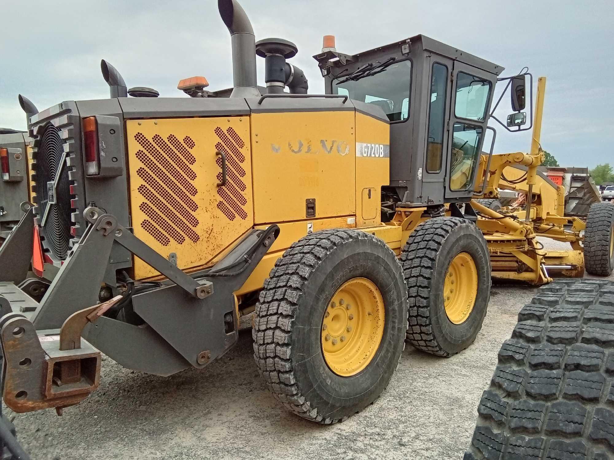 2002 VOLVO G720B GRADER - 150HP - 30000 LB (OBS