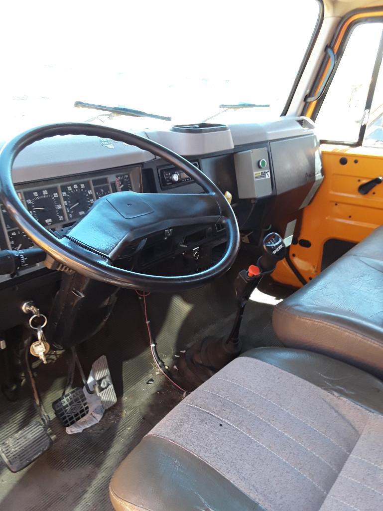 1996 International 4700 Truck - CRASH CUSHION - NCHRP3