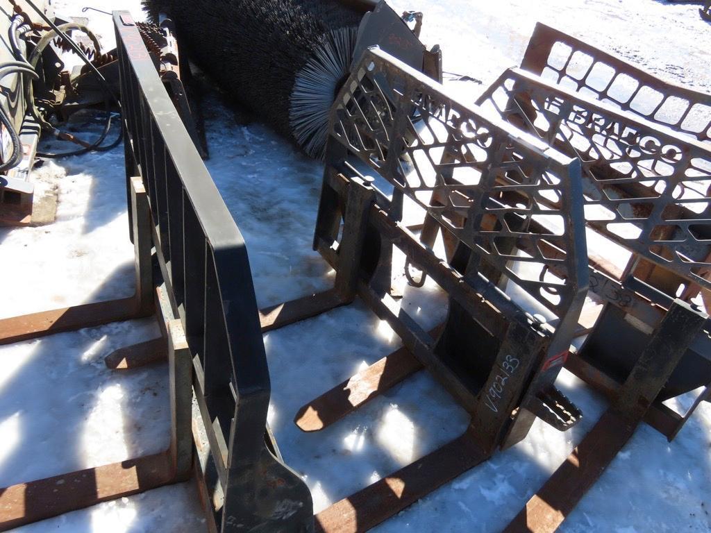 2010 GEHL FORKS/R09628 03 ATTACHMENT