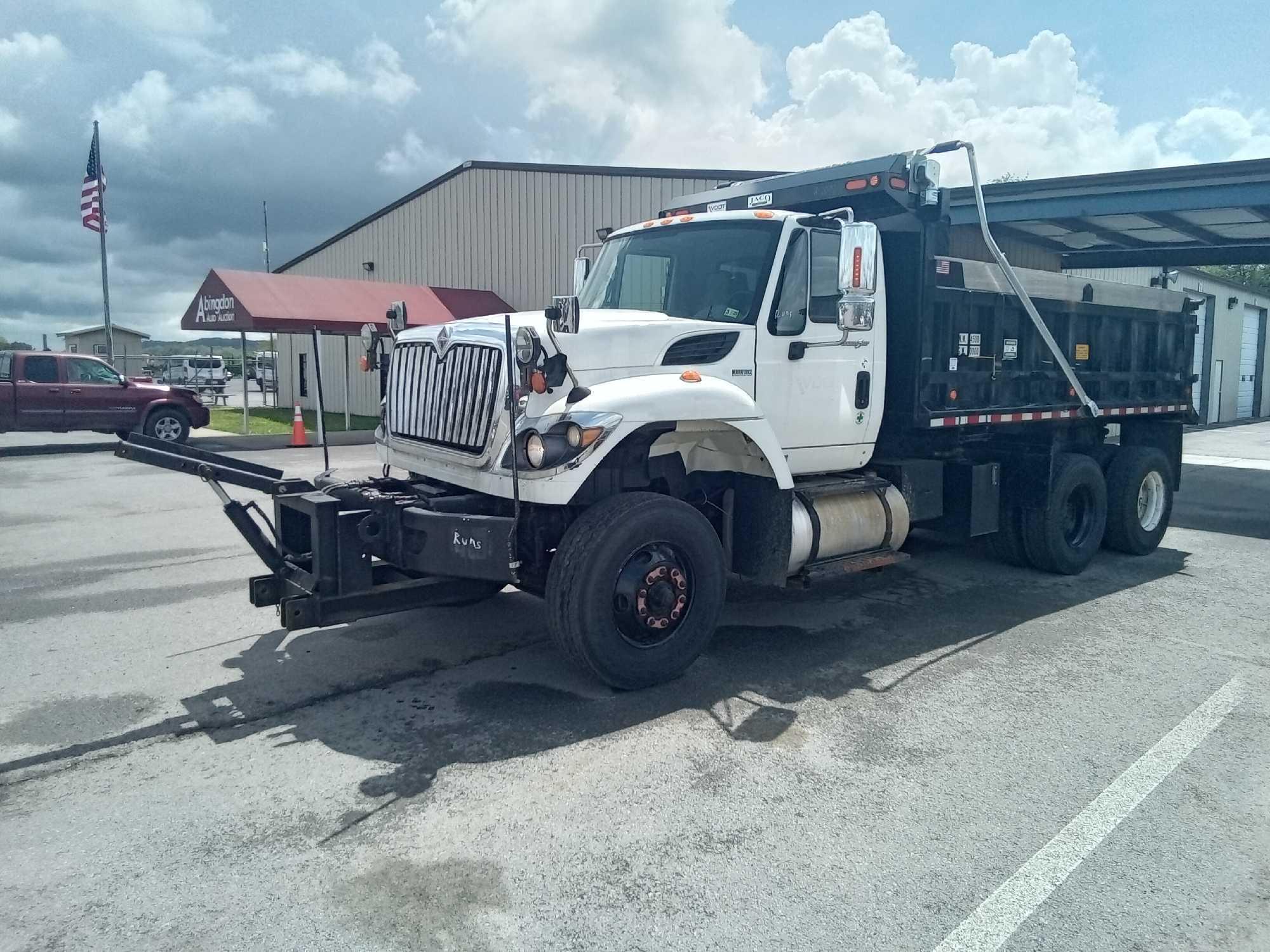 2012 INTL. 7600 TRUCK - DUMP - 50000 GVW A/T