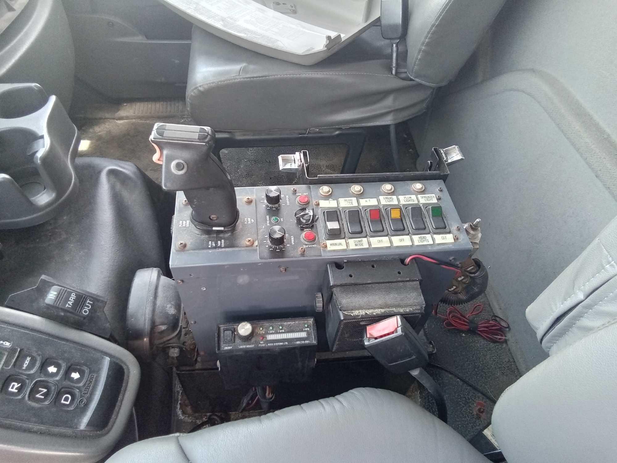 2012 INTL. 7600 TRUCK - DUMP - 50000 GVW A/T
