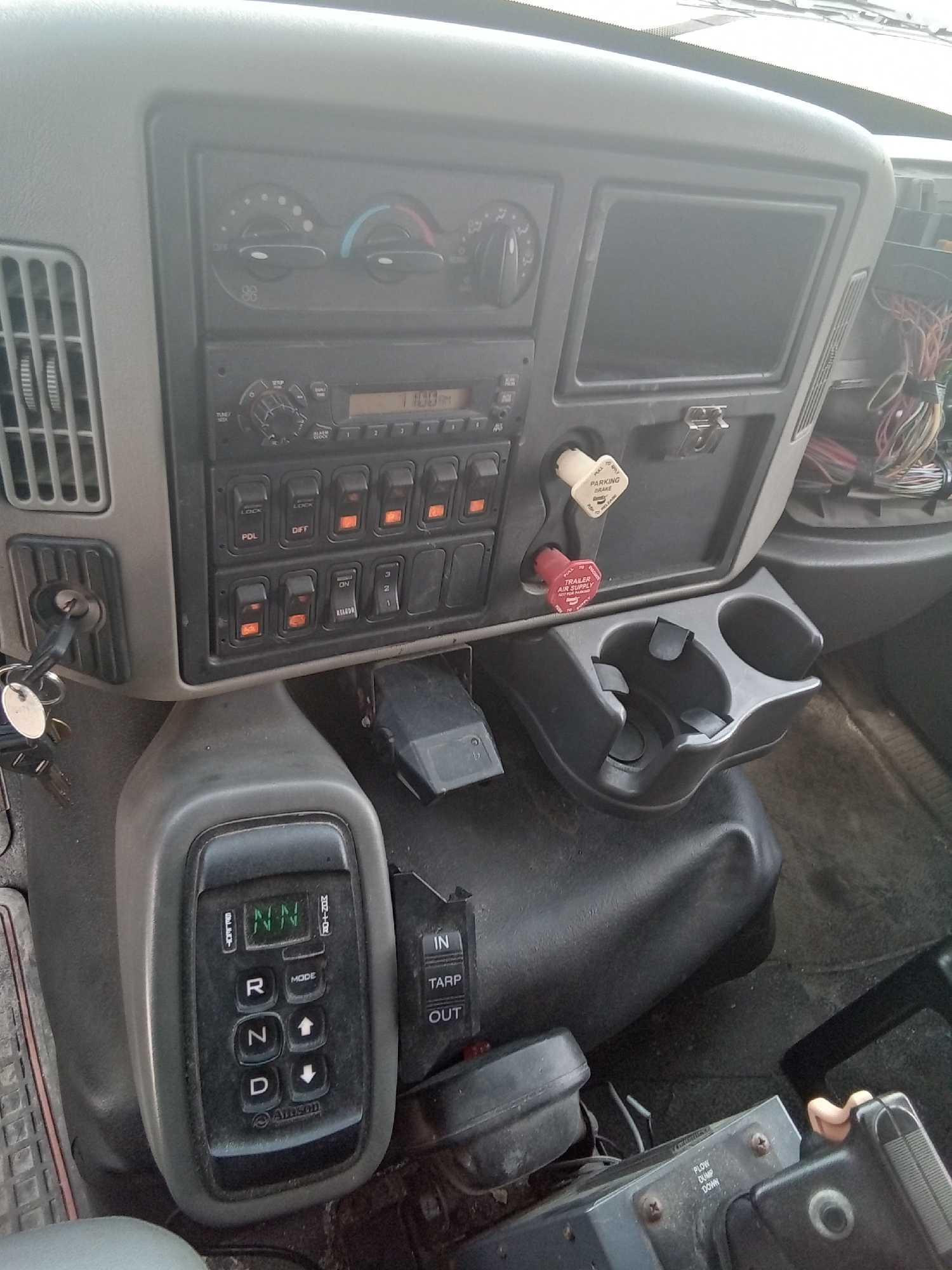 2012 INTL. 7600 TRUCK - DUMP - 50000 GVW A/T
