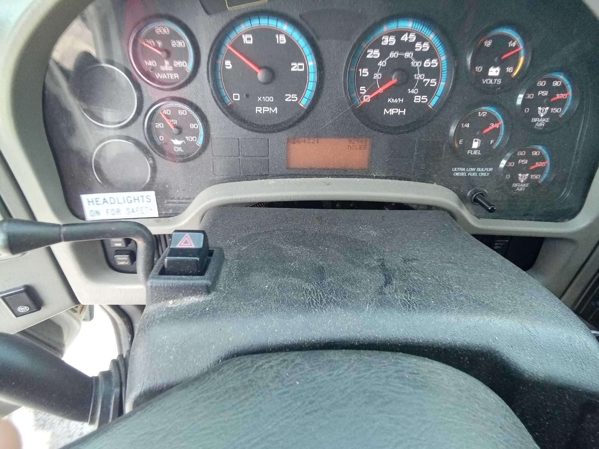 2012 INTL. 7600 TRUCK - DUMP - 50000 GVW A/T