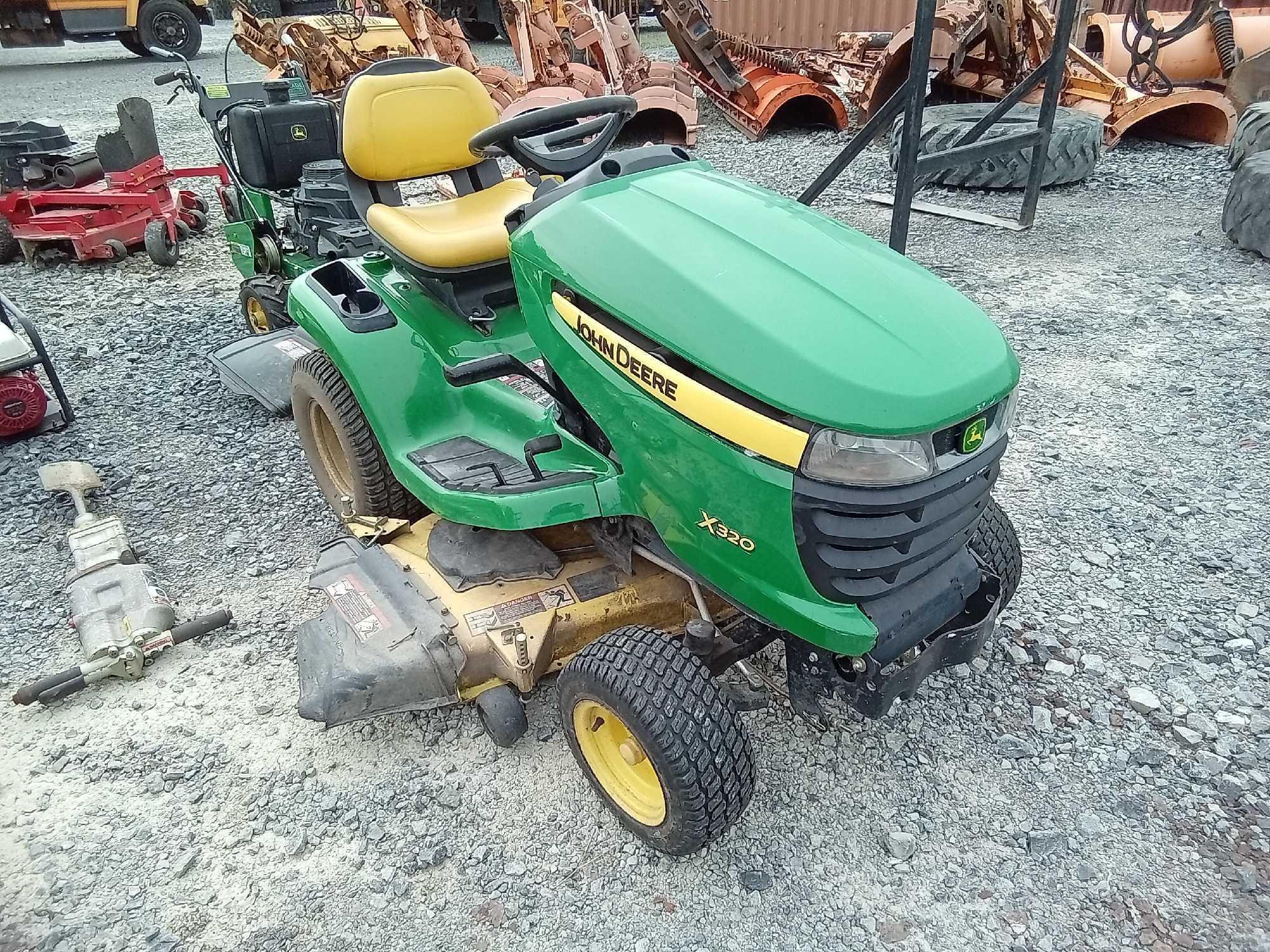 2012 JOHN DEERE 320 MOWER - RIDING - GASOLINE POWE