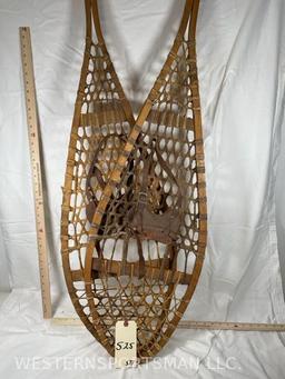 1 Pair of genuine snow shoes