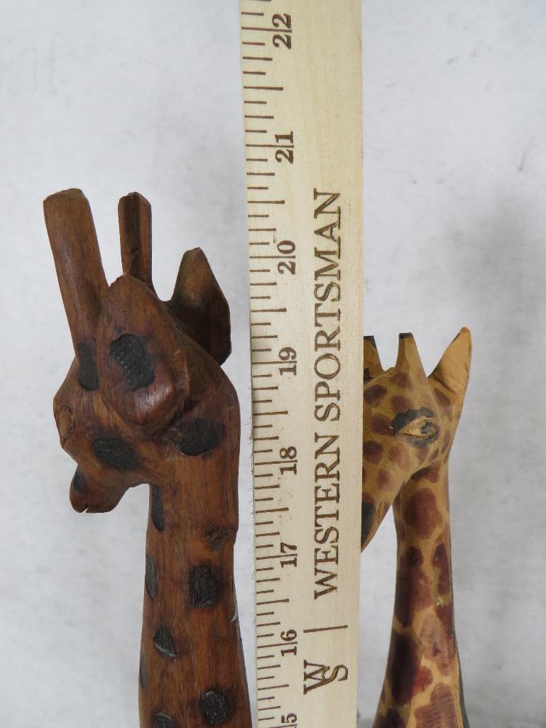 2 Wooden Giraffe Figurines (2X$) TAxIDERMY