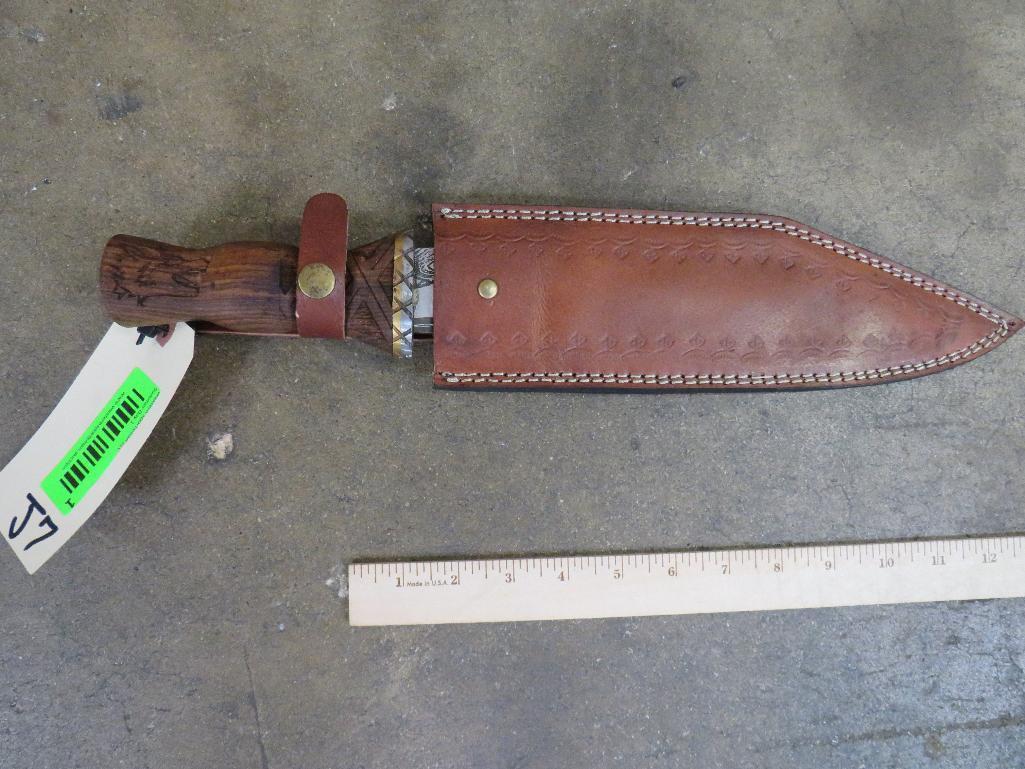 Damascus Knife w/Leather Sheath