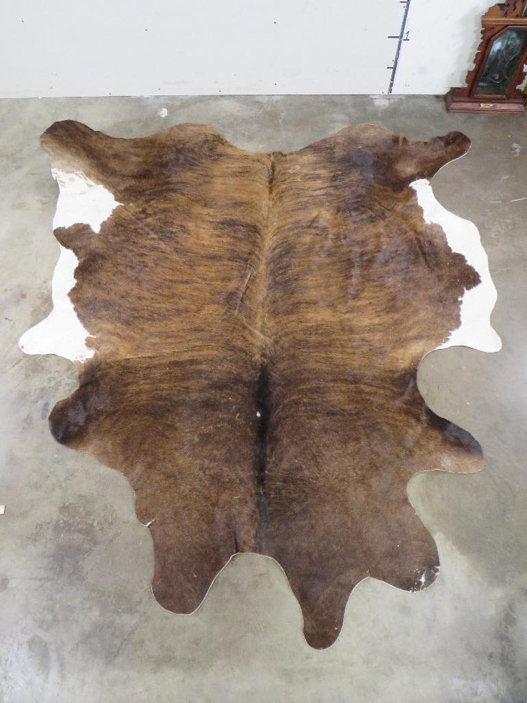 2 Pre-Owned Cowhide Rugs (ONE$) TAXIDERMY