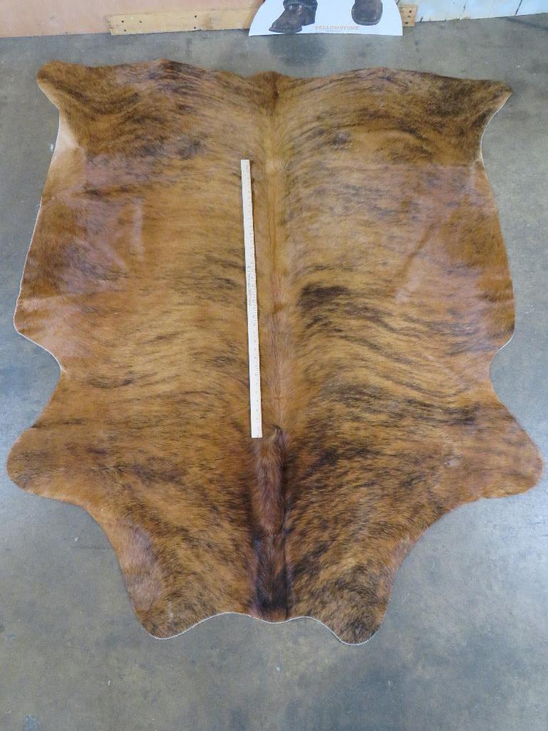 Brand New Beautiful Cowhide Rug TAXIDERMY