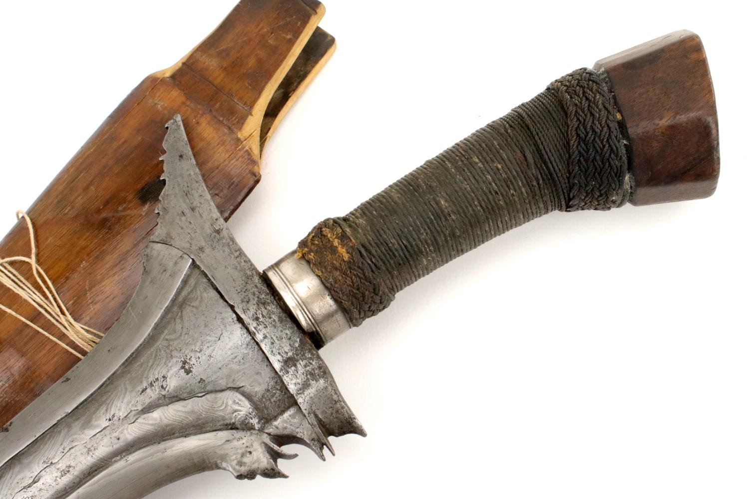 Rare 18th - early 19th C. Archaic Twistcore Damascus Philippine Moro KRIS Sword.