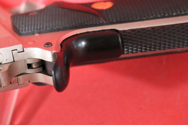 COLT COMBAT COMMANDER SERIES 45 SEMI AUTO PISTOL