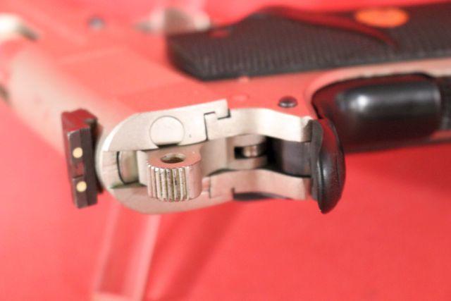 COLT COMBAT COMMANDER SERIES 45 SEMI AUTO PISTOL