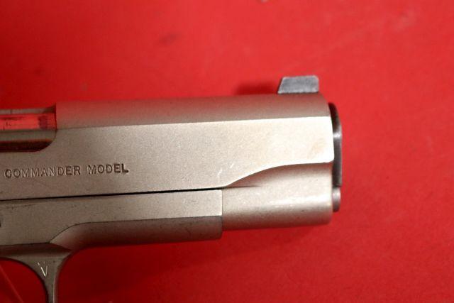 COLT COMBAT COMMANDER SERIES 45 SEMI AUTO PISTOL