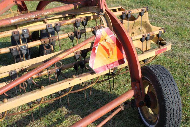 NEW HOLLAND ROLABAR 256 RAKE